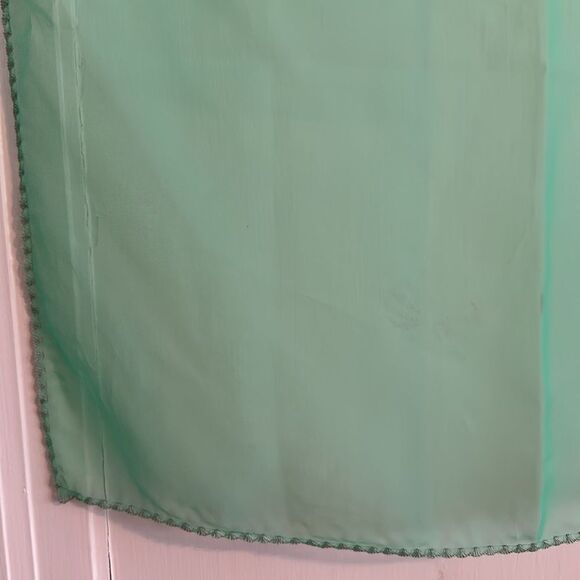 Vintage Berkshire Handkerchief Co mint green semi sheer polyester chiffon scarf - Picture 5 of 8